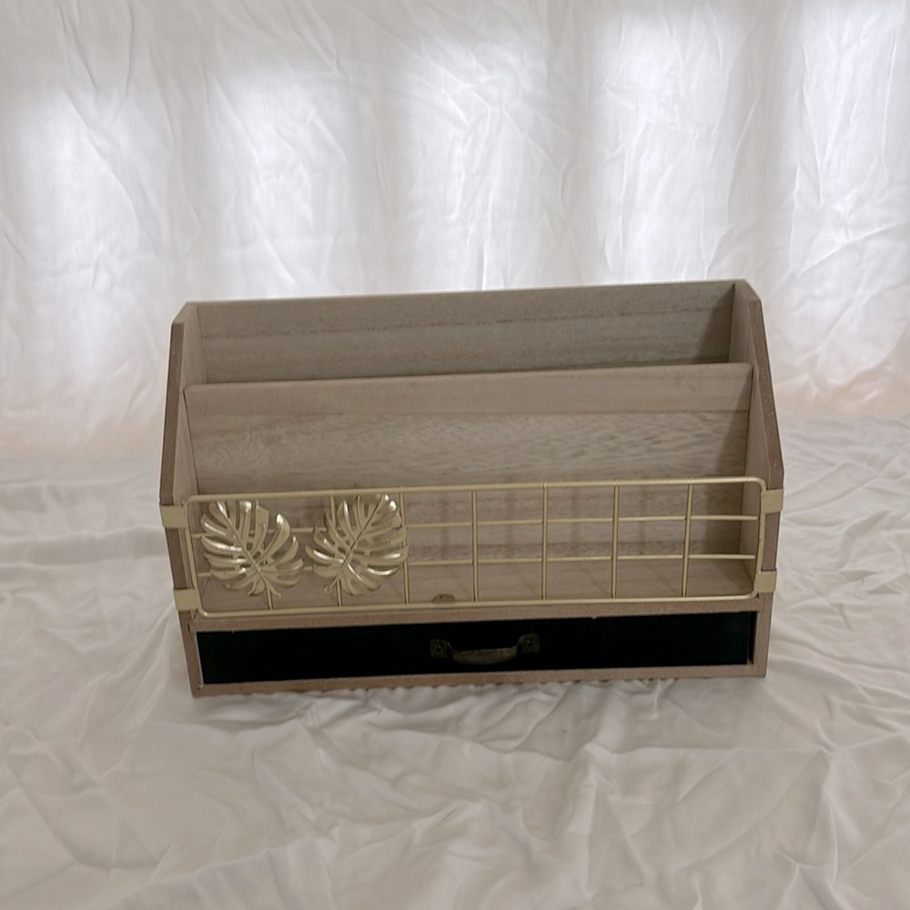 Desktop organizer